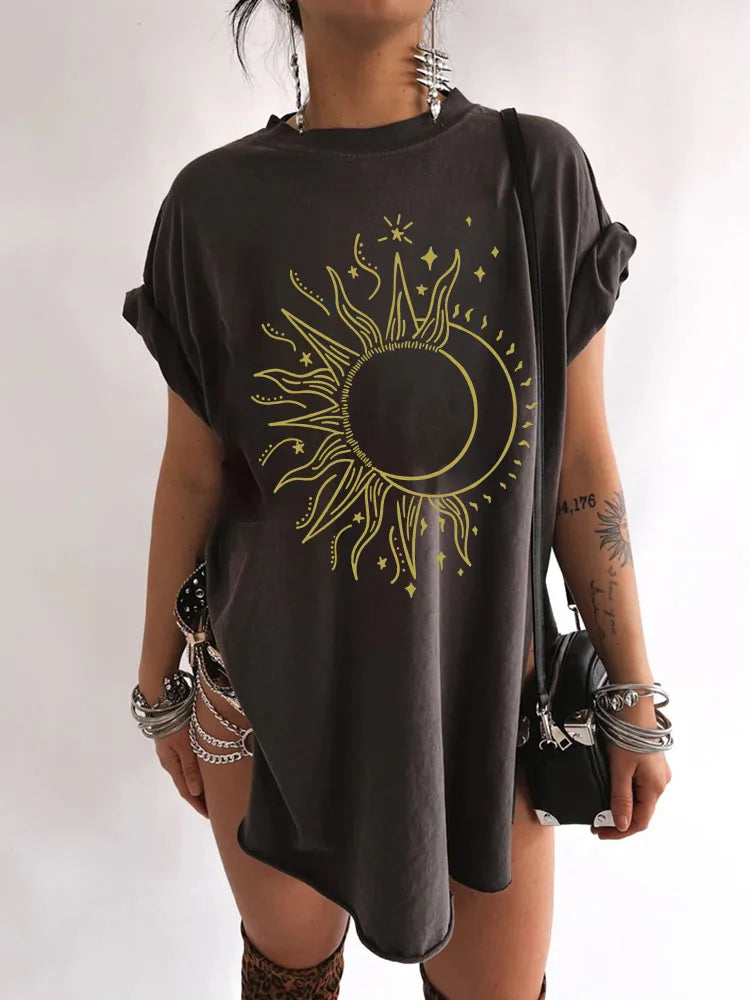 Moon Side Slit Tee